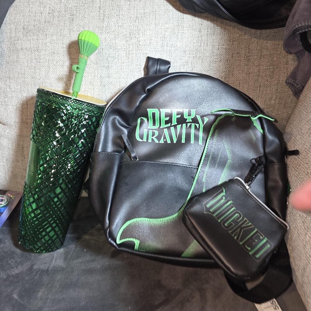 New Starbucks Wicked Emerald City Cup 24oz & Topper + Defy Gravity Backpack